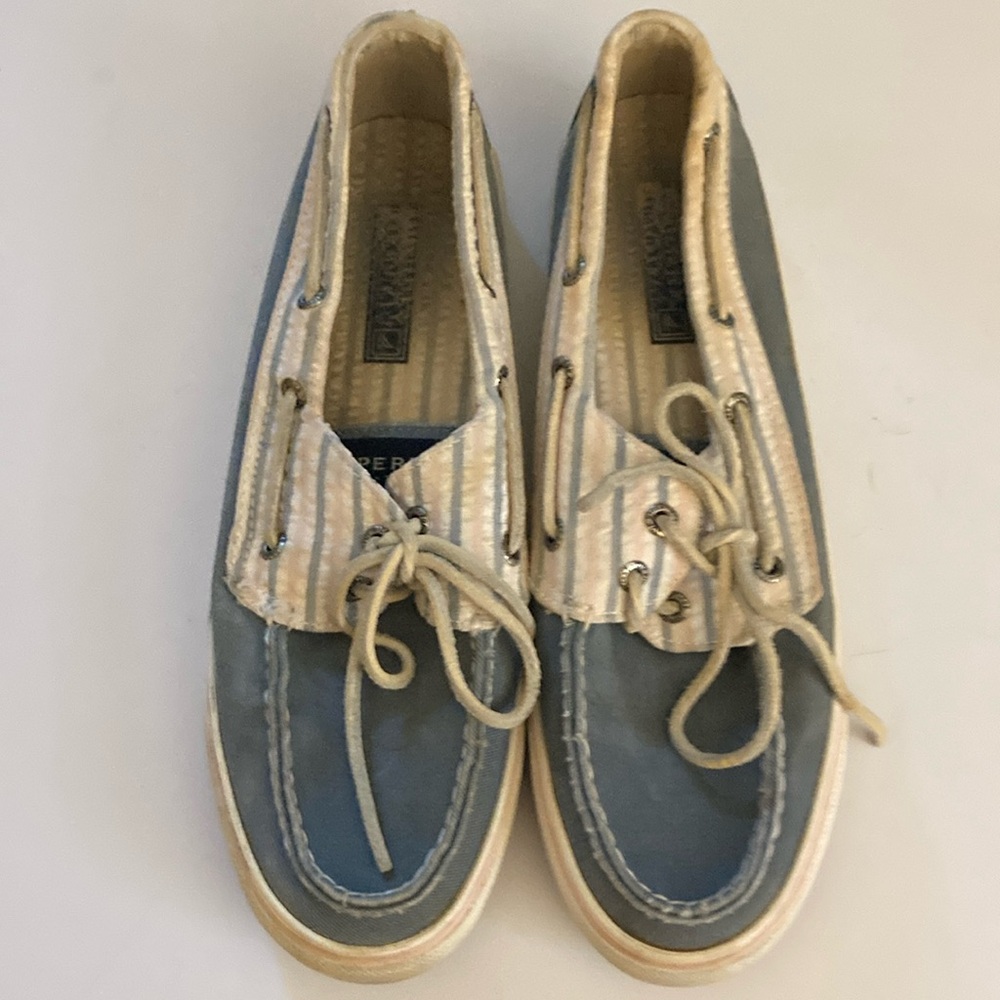 Sperry Blue and Cream 8M seersucker canvas top siders